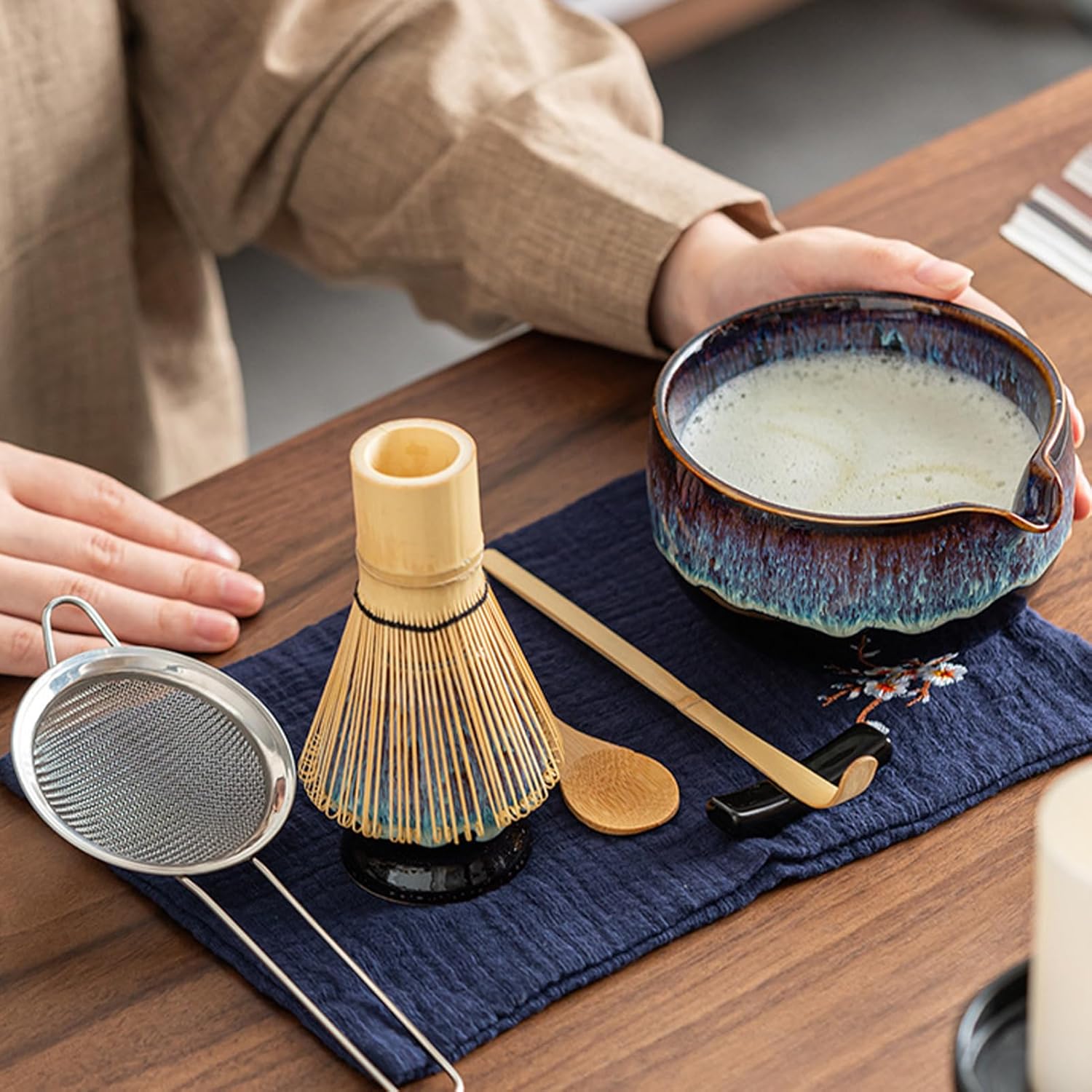 茶道具セット（鉄製茶釜・陶器プレート） 茶道具セット（鉄製茶釜・陶器プレート）